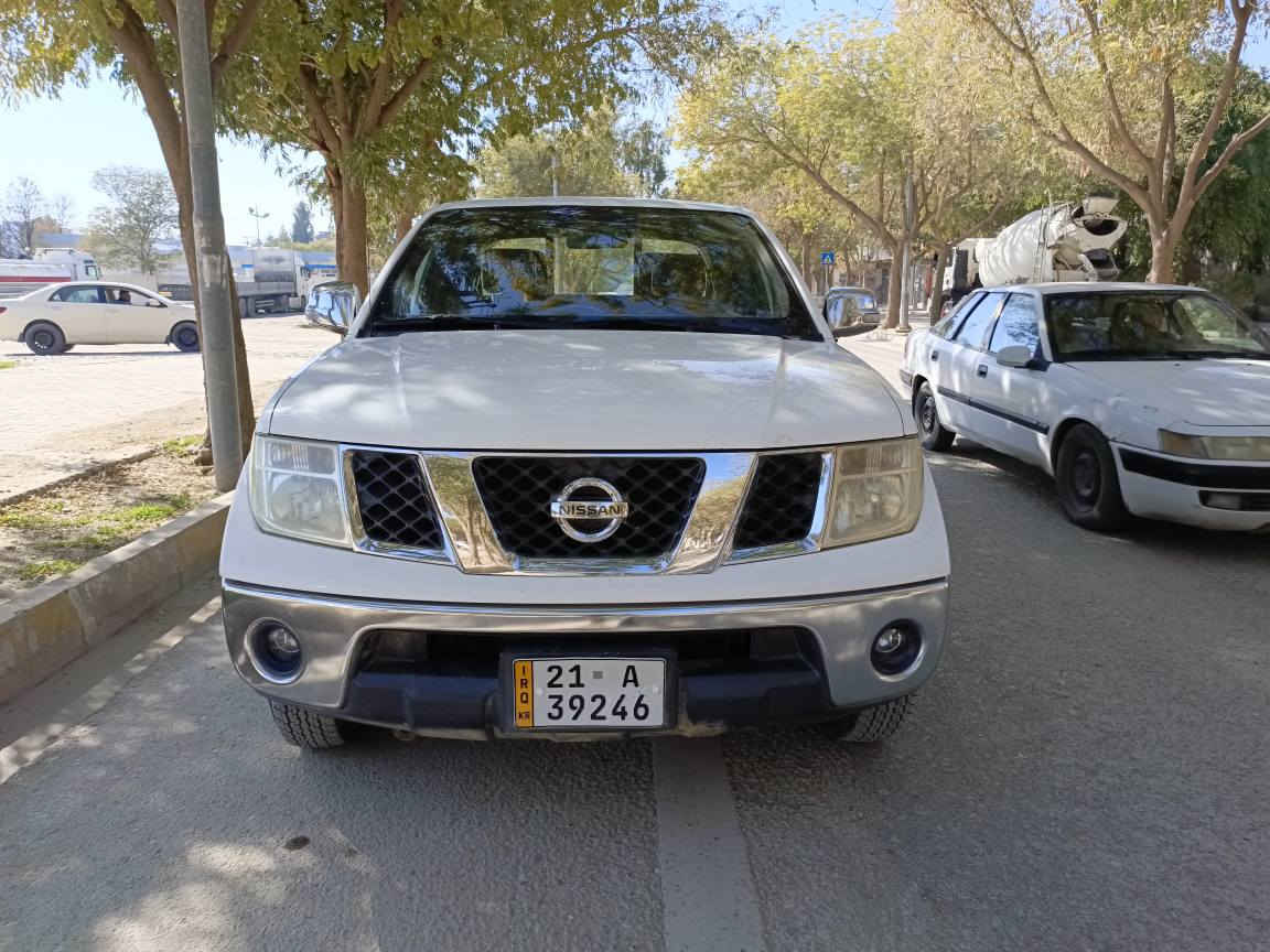 نیسان ناڤارە مۆدێل 2009
رەسمی سۆنەرەکەیم داناوە 
بەشەرتی گێر و مەکینە
٣٠٠ هەزار ڕۆیشتووە
سەنەویەکەی تاوەکو مانگی ٣ی ٢٠٢٧ تازەیە 
نرخ 109 گەلا 
ناونیشان کەلار 
ژ.م :  *********** كالار, السليمانية
