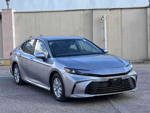 السلام عليكم 
بيع سريع 173ورقه😱😱
تويوتا كامري 2025 هايبرد

ضرر: 4 قطع صبوخ و ربع  قمارة صبوخ
بدون دواخل و بدون ايرباك و بجم كپس
ماشية 2000الف مايل

مواصفات LE
👇🏻
شاشه 
بصمة
كاميرة
رادار 
بريك بصمة
تحكمات بل ستيرن + شفتات بل ستيرن
حساس 
صندوق بصمة
تحديد سرعة + ABS
حجر كزوز بشرط 
 
السعر بلاش 173$ورقه
*********** واتساب فقط للتواصل 

عنوان عقرة اكر
