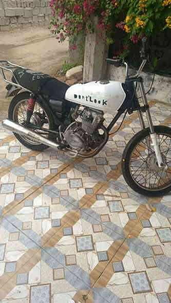 دراجه مال شغل للبيع 
بيها رقم شاصي بس بلي اوراق
شغل هندر واطلع 
الشراي يتصل ويتدلل 
250 وبيها مجال للشراي مكاني قضاء المدينه
‭+٩٦٤ ٧٧٧ ٣٧٨ ٨٧٧٨‬
