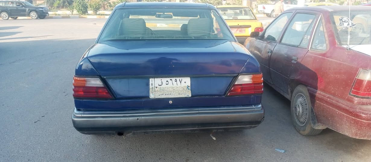 سلام عليكم
مرسيدس  دب موديل  86. مكينه وكير. ثنين ونص 
   السعر 30 وبيه مجال. مكاني ناصريه.  ***********
***********.
