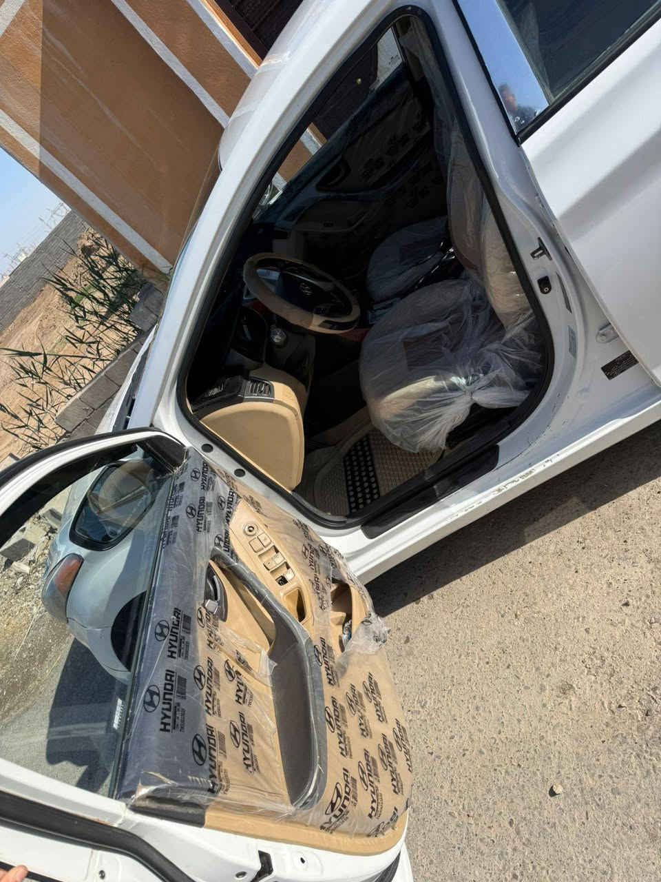 السلام عليكم 
النترا موديل 2012
جديد مضلع مال جناي تبريد تدفأ شغالات تخم تايرجديدصدر جديد
محرك 1800اوكير كفالة 
المكان ديالى الخالص السعر 105اوبيها مجال 
رقم الهاتف 
***********
***********
