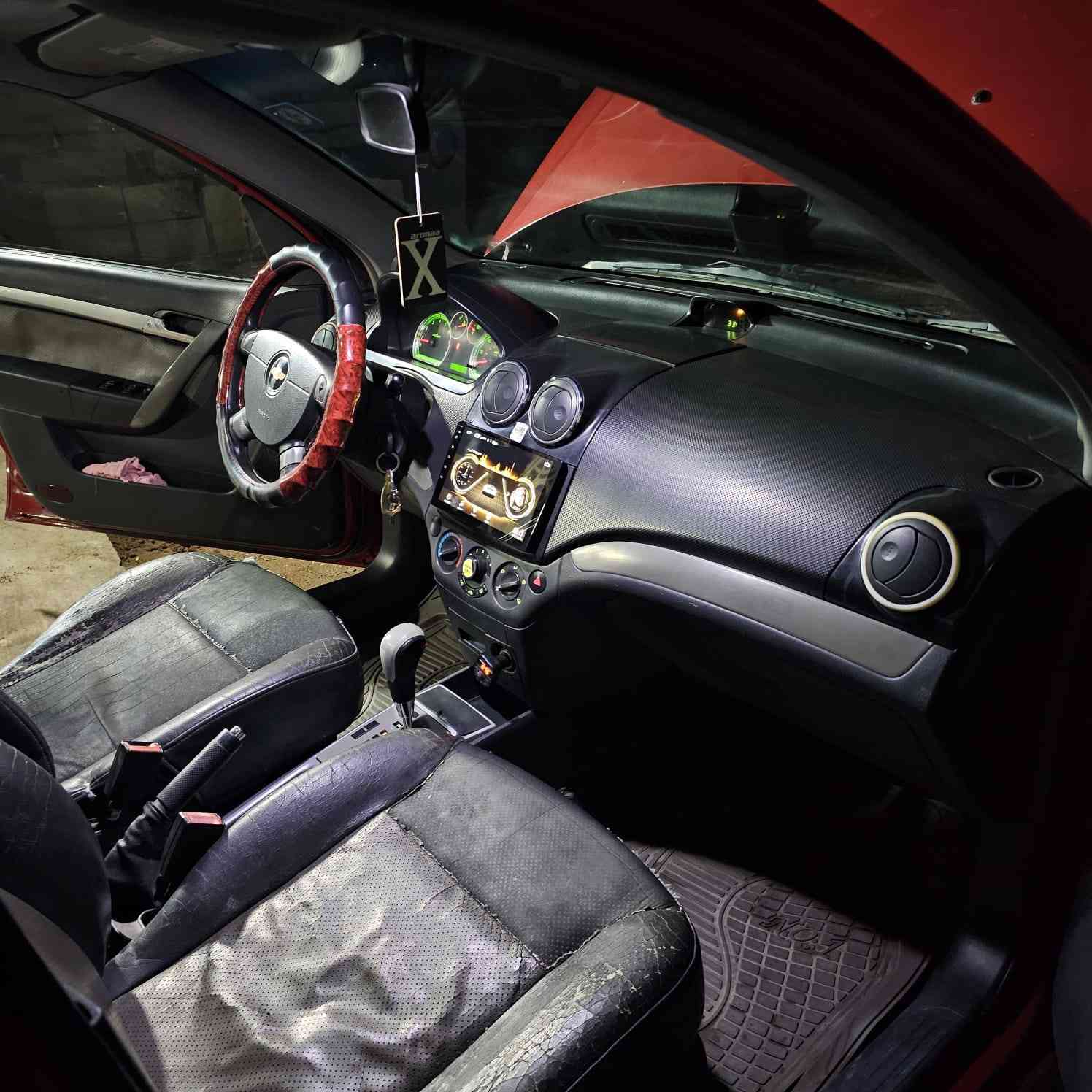 افيو امريكي موديل 2010 رقم بغداد نكليزي بسمي مكينه مسكر 1600
كير اوتاماتيك تخم تايرات نضاف باتري جديد سويج سنتر لك 
شاشه اندريد 4جام كهرباء السياره بيها صفحة اليمنة صبغ  بدون دواخل السعر 55 اوبيها مجال مكاني ديالى للاستفسار ***********
