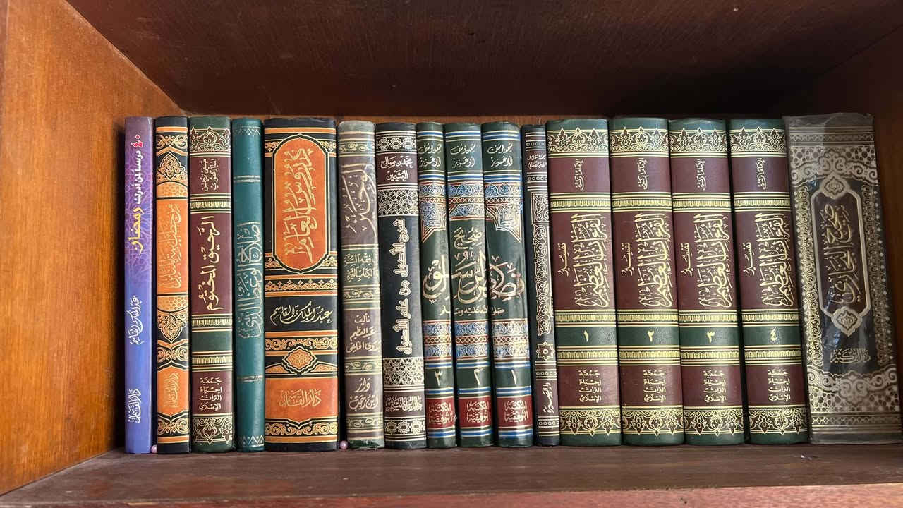 مجموعة كتب للبيع السعر 250 مو شراي لا تعبني الله يرضى عنك
*********** 
متواجد واتساب فقط
