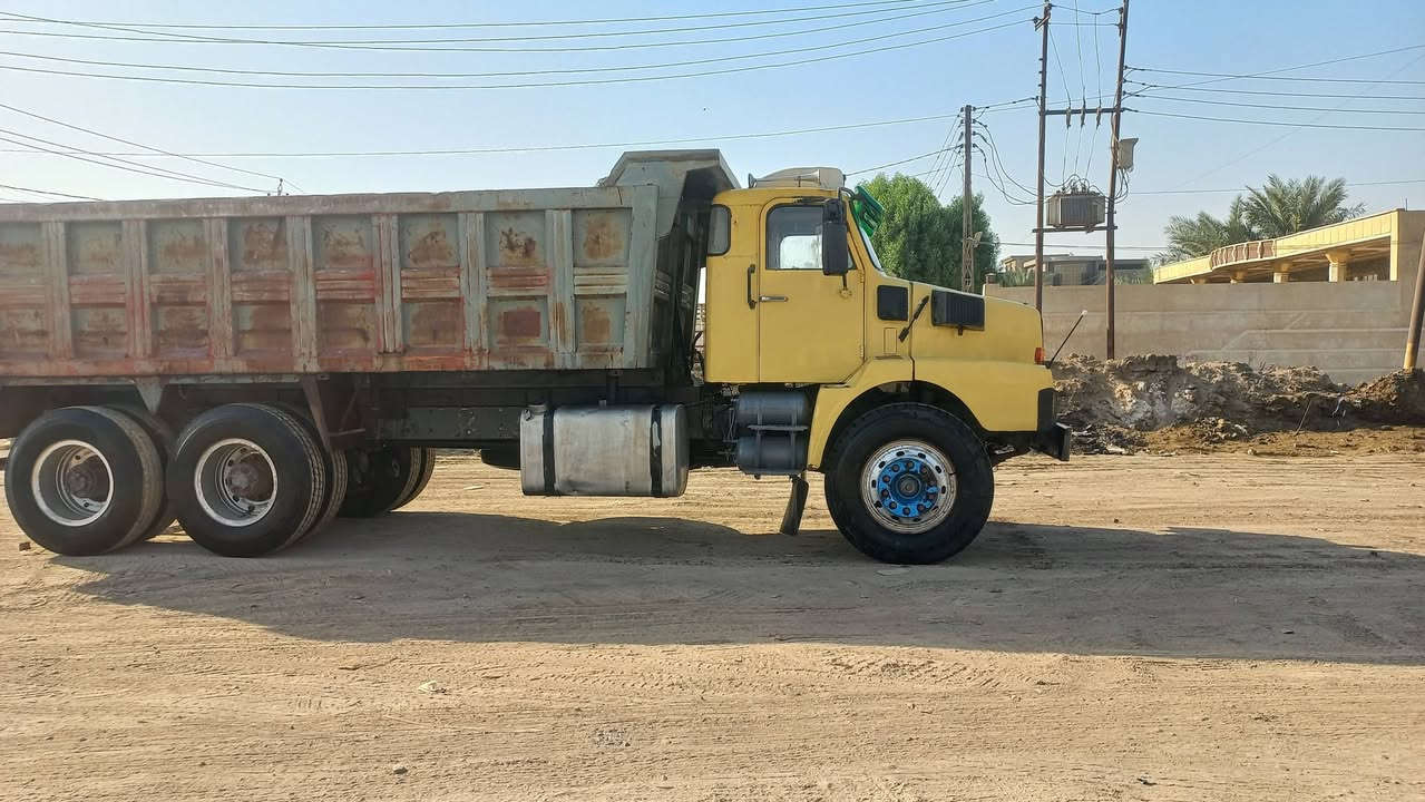 فولفو للبيع محرك جي 10استندر مجموعة النكي 19 گير 3*3 فقستين 1700 قمارة 90 رقم بغداد اتصال ***********
