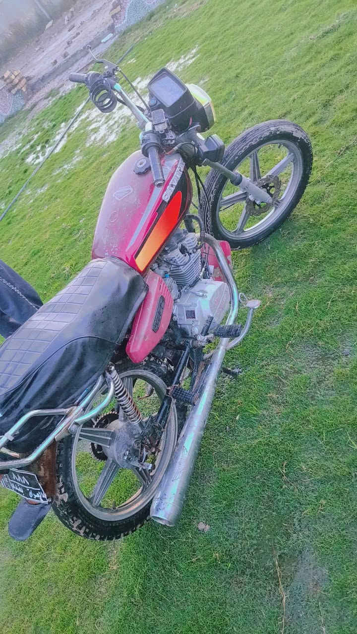 لبيع سيفان موديل  20 اوراق جاهزه كهربيات محركه  مكفوله لا تبخير ولا تنقيص 
***********
  بابل اجبله الحيدري
سعر 350وبيه مجال
