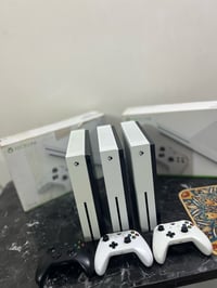 للبيع: 3 أجهزة Xbox One S بحالة ممتازة وكاملة   الملحقات وشرط النضافه ...