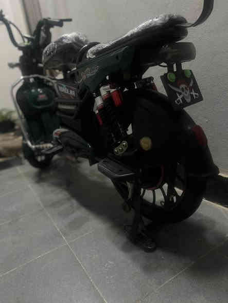 دراجه شحن للبيع موديل 2025
مواصفات: دبل اشاره+ إناره من الجوانب
اربع سرعه + خمس بطاريات + سته دبلات
دراجه نظيفه فقط شاشه مكسوره لاكن شغاله
سعر ٣٢٥ بي مجال
للستفسار علئ الرقم *********** واتساب أو اتصال
