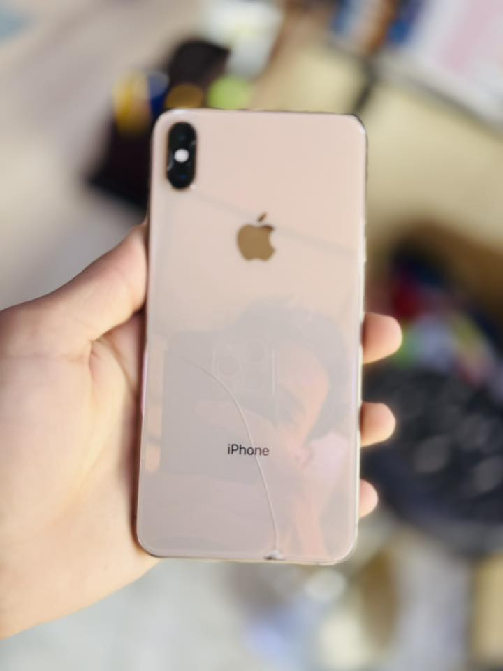 سلام عليكم اكس أس ماكس مبدل بطارية او شاشة صلية او بي هاذا فطر بل ظهر ذكرت جهاز 64  سعر جهاز 175او بي مجال مكان كربلاء طوريج توصيل جميع محفظات اكو هاذا رقم تلفوني بي وتساب /***********
