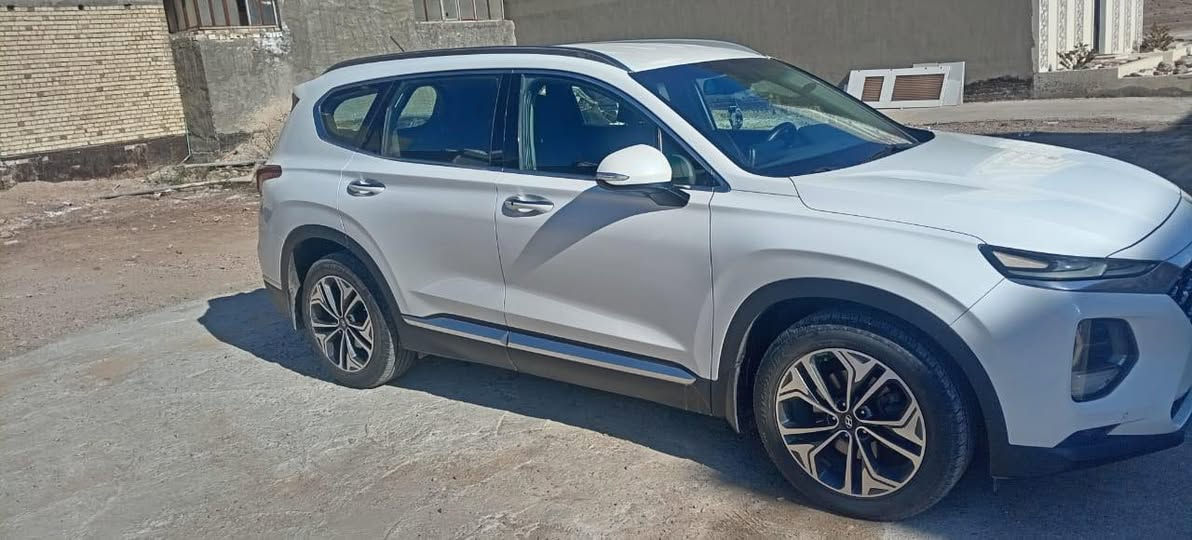 السلام عليكم
سنتافيا ٢٠١٩ 
رقم سليمانيه 
سنويه وهزه جديده 
سنويتها ل٢٠٣٠
ماشيه ٦٨الف 
محرك ٦ سلندر 
مكان السياره فلوجه
***********
