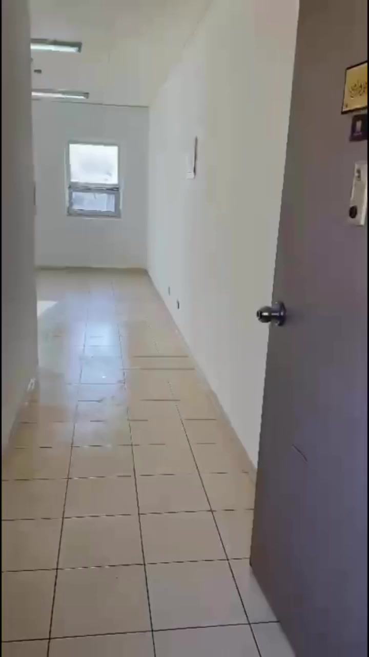 شقه للإيجار 100 مترA5 طابق سادس إيجارها 550 مع الخدمات شقه كلش نضيفه وزيرو للاستفسار ***********
