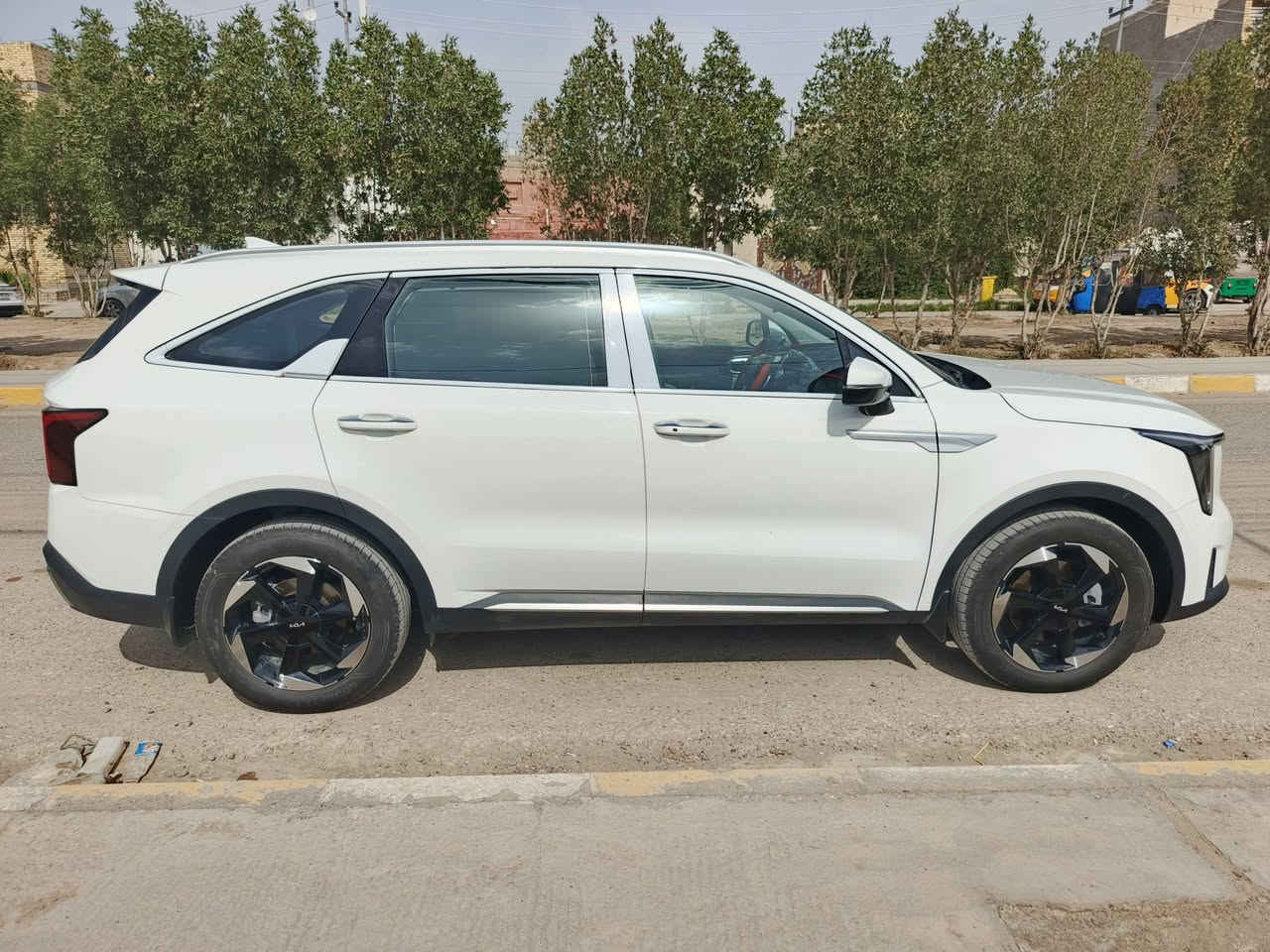 السلام عليكم
سورنتو 2025 خليجي كفاله عام

رقم بغداد بسمي تحويل مباشر

السياره ماشيه 3 ألف زيروجديده كلش

بعدهي بنايلون الشركه

مكان سياره ذي قار قضاء الرفاعي

ويل 19 

المواصفات 

ضمان الشركه الدولية

ترحيب بالسائق 

بصمه + بصمه ابواب 

تشغيل عن بعد 

كير ماوس 

6 سلندر 

7 راكب  

شفتات مقود

4 وضعيات قياده

سايد بريك بصمه 

بردات بلاديه 

شاحن واير لس

جنطه كهرباء 

كشنات كهرباء 

مري شفط 

كامره خلفيه دواره 

حساس امامي وخلفي 

شاشه متصله  

اوتو هولد
نزول منحدرات اوامر صوتيه
مانع انزلاق
حساس اطار

مود درايف

3 قطع تبريد 

اشاير بالمري 

الاتصال ***********

السعر 338 وبيهه مجال 

تأخذ سياره زيرو وبسعر حلو أحسن ما تأخذ من المعرض وبفرق 20ورقه هاي زيرو والفرق بجيبك
