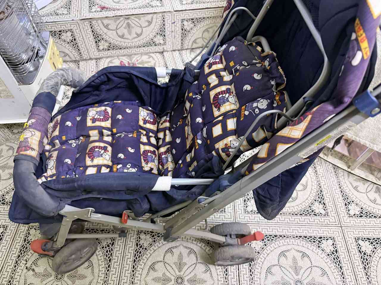 السلام عليكم عندي هاي عربانة طفل المحتاجها وكون فعلا محتاج خل ياخذها  
بيها تراب لان جنت ضامتها يحتاجلها بس غسل ما بيها اي خلل وبالعافية
مكاني بغداد/ حي اور


**إذا كنت صاحب هذا الإعلان وتريد حذفه لأي سبب، رجاءا أرسل رسالة إلى الدعم الفني**