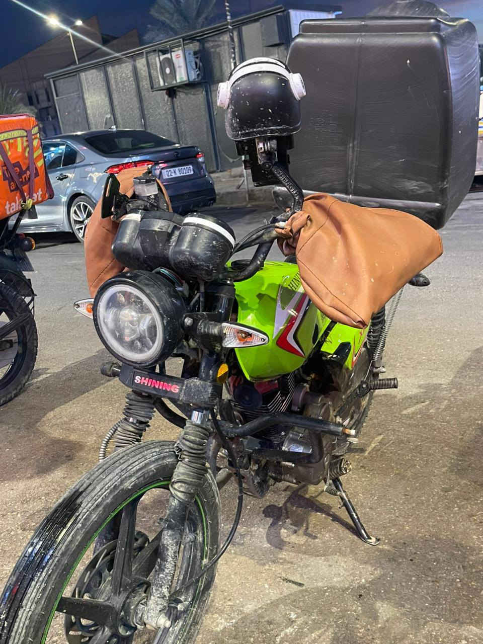 السلام عليكم دراجه شاينك موديل 2024 دراجه مكفوله الماكينه برغي ممفتوح بس بيه نقوص بس جاملغ امامي وكهربائيات كلهه شغاله نكره سلف اوراق سكنر بيه اربع أوراق العنوان البلديات مقابل ملعب المدينه*********** رايده 650 وبيها مجال
