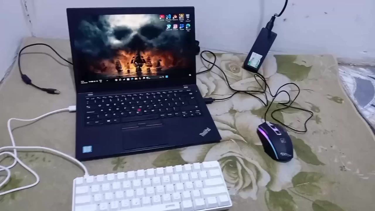 موديل Lenovo Thinkpad T460s
مواصفات اللابتوب: 
1- معالج intel core i5
2- رام 8 GB
3- ذاكره 238 GB
+ ملحقات ماوس RGB و كيبورد RGB
چنطته موجوده سعره 300 وبيه مجال چبير
توصيل مجاني بصره فقط


**إذا كنت صاحب هذا الإعلان وتريد حذفه لأي سبب، رجاءا أرسل رسالة إلى الدعم الفني**