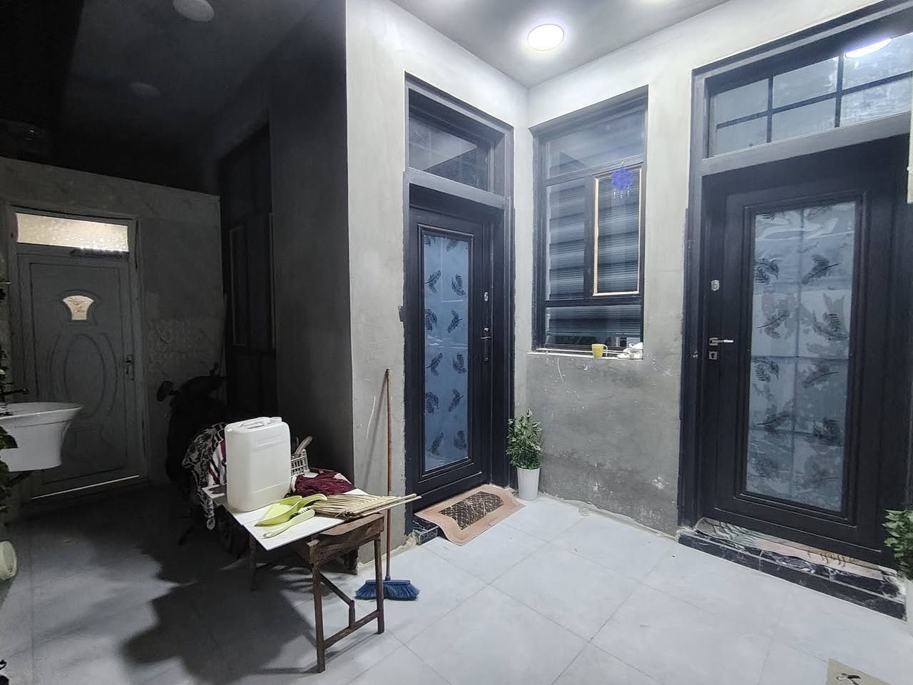 بيت ١٤٠ متر للبيع
كوت الجديدة شارع بيت حايف قرب المولد 
بناء درجة اولى
يتكون من
استقبال مطبخ وصالة  ٢غرف ٢صحيات داخلية وخارجية مناور عدد٢ بيتونة
بسعر ٦٠
سند ٢٥
***********
