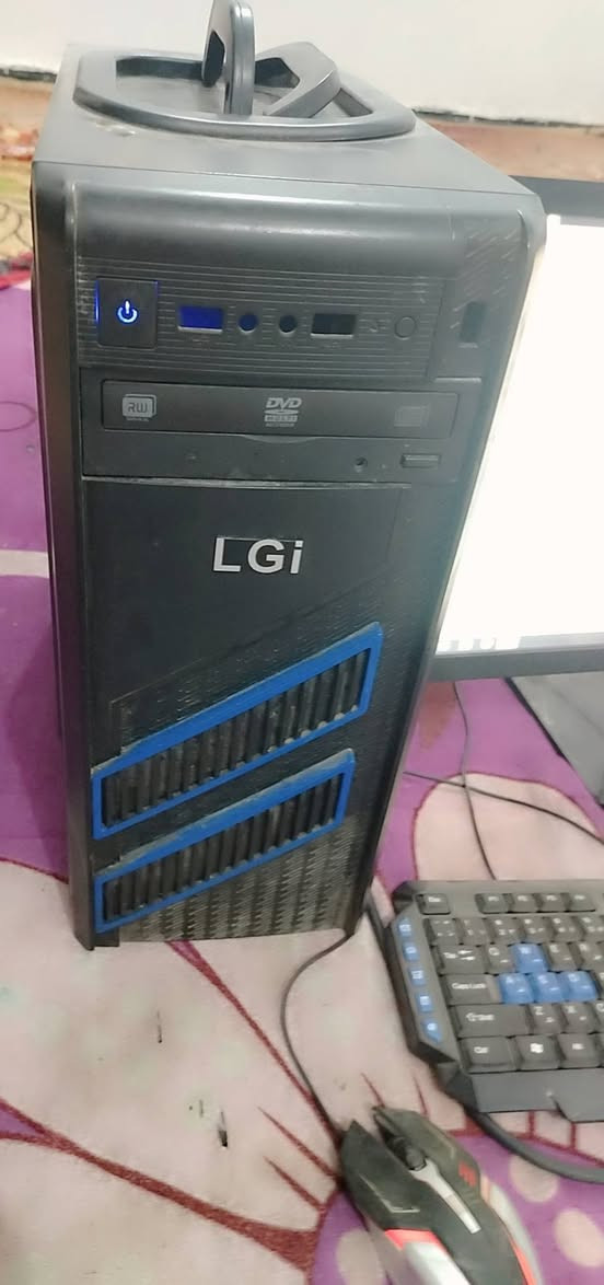 حاسبة للبيع سعر ٥٠ الف
الاحرار - -  حي الزهراء
***********
