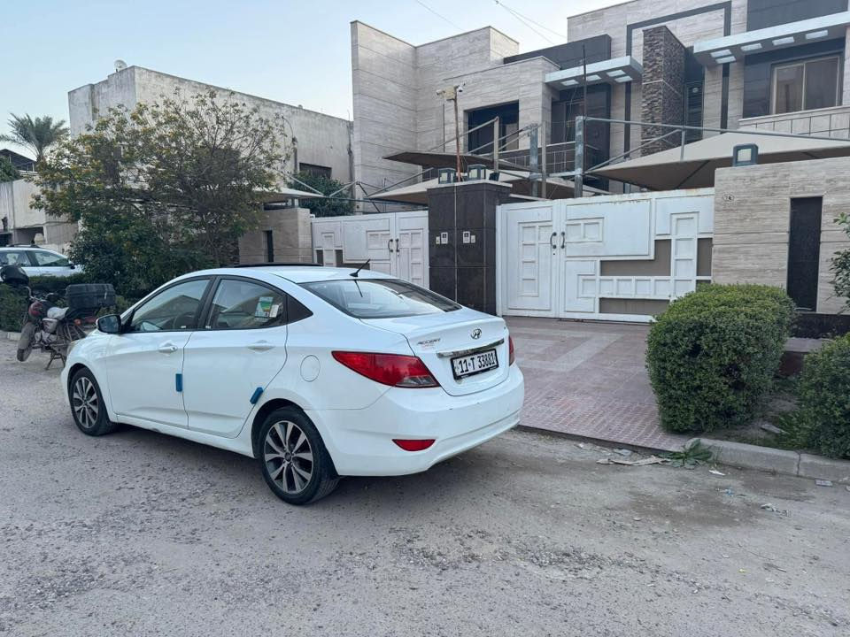 اكسنت 2016 للبيع
تفاصيلها بالسونار 
ماشية 88 
السعر 90 وبيها مجال 

‭0771 509 7123‬
مكانها بغداد
