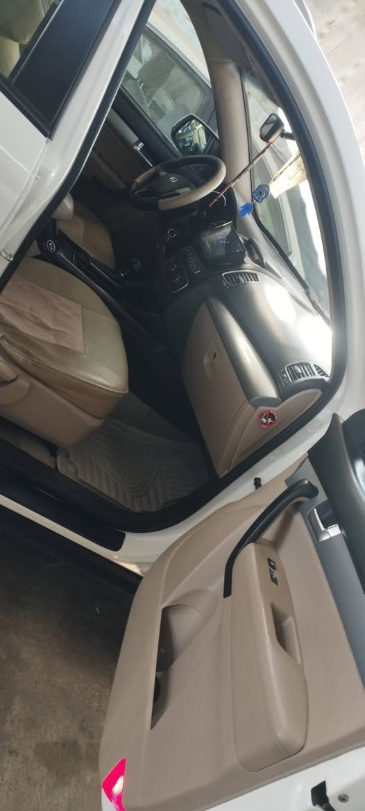 سورنتو 2014 بلا صبغ بيهة مكانين هيج صغار بارد محرك 4 سلندر مفتوح دوش 
السيارة ماشية 160 
7 راكب 
سنوية ارقام جديد 
السعر 170 ومجال
مكانهة موصل برطلة 
ينفع مراوس 
***********
*********** موصل, نينوى
