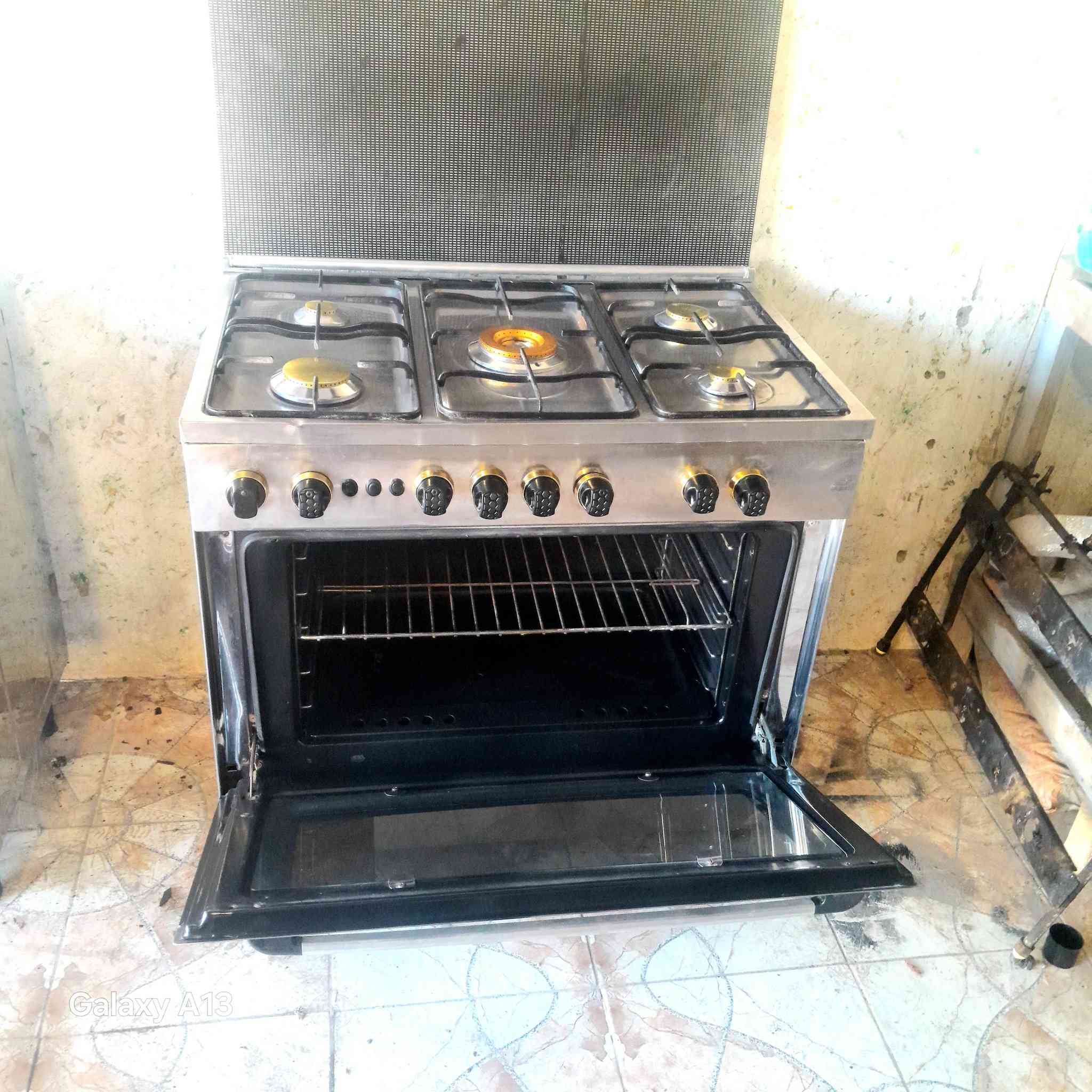 طباخ فرش مصري استيل باب اول كوله شغال وعلى الفحص بيع او مراوس عندك طباخ قديم تعبان اراوسك العنوان حي النداء شارع المكاتب وتساب مازنجر موجود ***********
