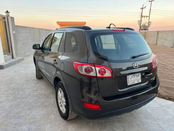 سنتافي 2011
5 راكب 4 بستم دوش كفاله من لصبغ فقط بارد 

كير محرك حداديه بشرط بيع او مراوس

لون زيتوني ماشيه 155 الف السعر 132 وبيها مجال 

مكانها ديالى كنعان لسياره باسمي

***********
