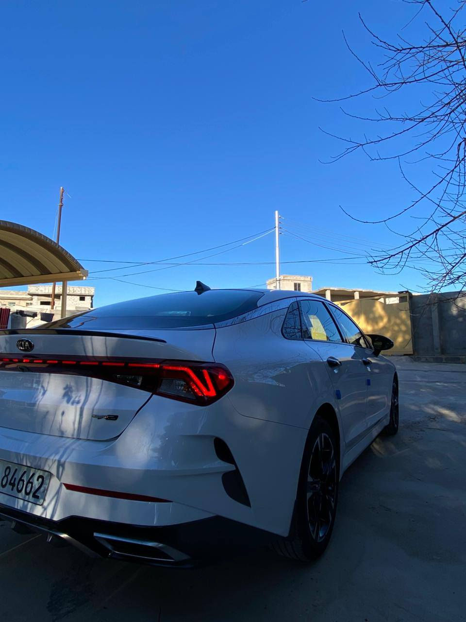 K5
موديل 2021
امريكي بدون ضرر شرط 
عداد 65 ميل 
محرك 16 توربو 
المواصفات الداخلية
شاشة وسطية 8 أو 10.25 إنچ
دعم Apple CarPlay و Android Auto
تشغيل بصمة (زر تشغيل)
مقاعد جلد
مكيف أوتوماتيك ثنائي
فتحة سقف بانوراما 
أنظمة الأمان
نظام مانع انغلاق الفرامل ABS
نظام الثبات الإلكتروني ESC
حساسات أمامية وخلفية( 5 رادارات )
كاميرا خلفية
نظام المحافظة على المسار
نظام التحذير من الاصطدام الأمامي
مميزات خارجية
مصابيح LED كاملة
جنوط 17 أو 18 إنچ
تصميم رياضي جديد

السعر 205 $
***********
