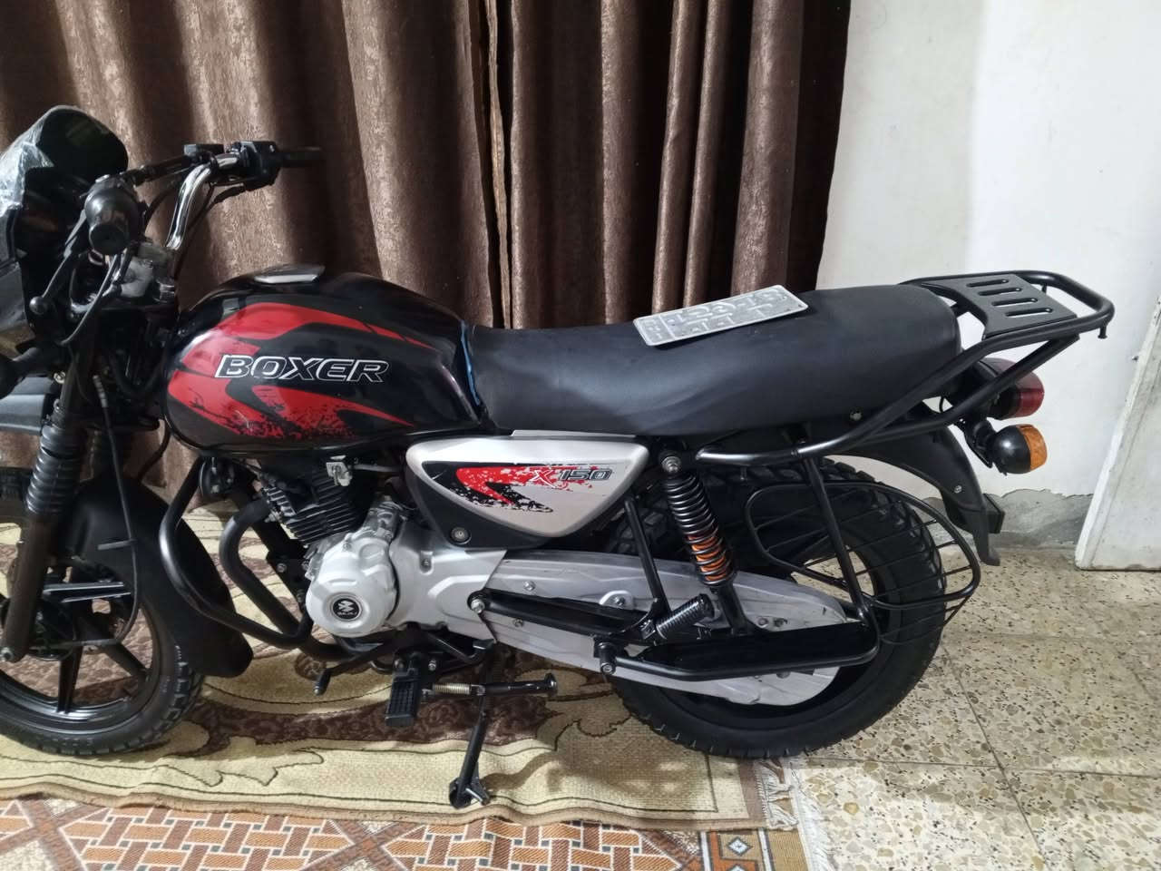 بوكسر 23 للبيع الون اسود لوحات انكليزي السعر 2300 بيه مجال حك الجيه ***********
