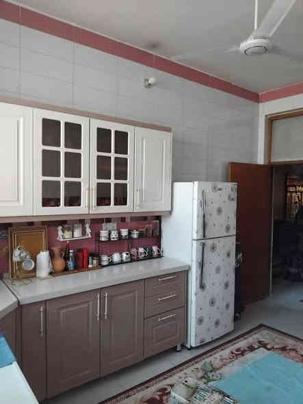 اعلان : عقار للبيع ( طابو  ملك صرف    في الزعفرانيه 

🔸 موقع العقار :  شارع المعهد خلف مدرسه الكندي   

تبليط مجاري كهرباء متوفر كلشي 

🔸 مساحة العقار : (150) متر  الواجهة(7 ونص) نزال (20)

🔸 جنس العقار : طابو ملك صرف   حديث بناء درجه اولى 

طابقين    كامل 

🏗 يحتوي على  ستقبال مطبخ صاله غرفه منور صحيات 

🏕 طابق ثاني 3 غرف  نوم صاله مع الصحيات  

صطح شتايكر بيتونه 

__
♦️ للاستفسار يرجى مراسلة الصفحة او الاتصال على الهادف  

***********

السعر 220 قابل التفاوض 
او مراجعه مكتب الاماكن للعقارات
