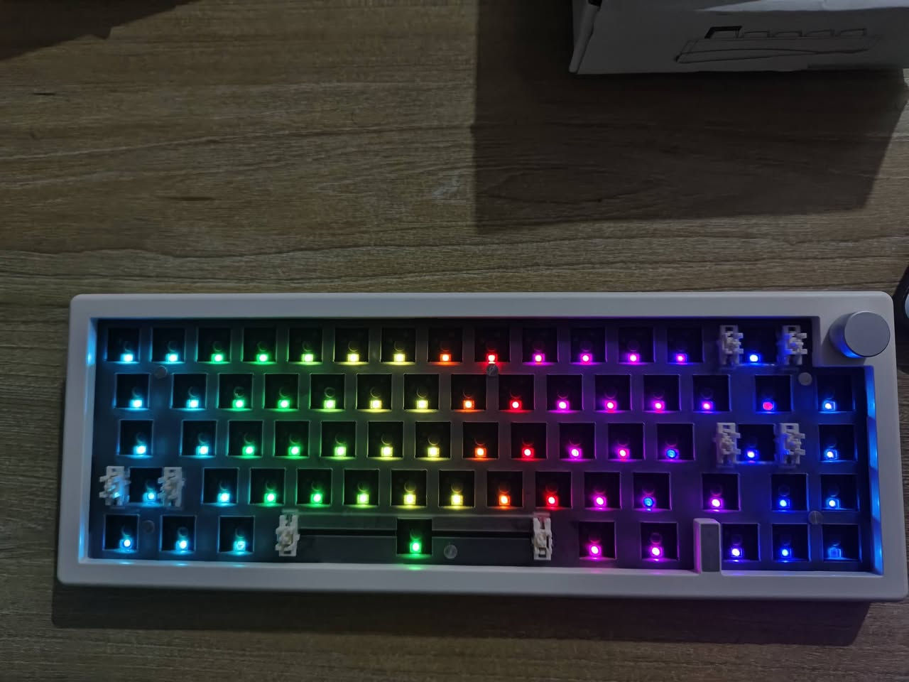 كيبور زويا كوست بيلد تجيب كيكابس و سوجات الي تريدهة وتسوي حسب ماتريد كلش قوي كوالتي و وسائل ربط 3 بي سعره 15 الف فقط جديد غير مستخدم سعره بل محلات 45 الف


**إذا كنت صاحب هذا الإعلان وتريد حذفه لأي سبب، رجاءا أرسل رسالة إلى الدعم الفني**