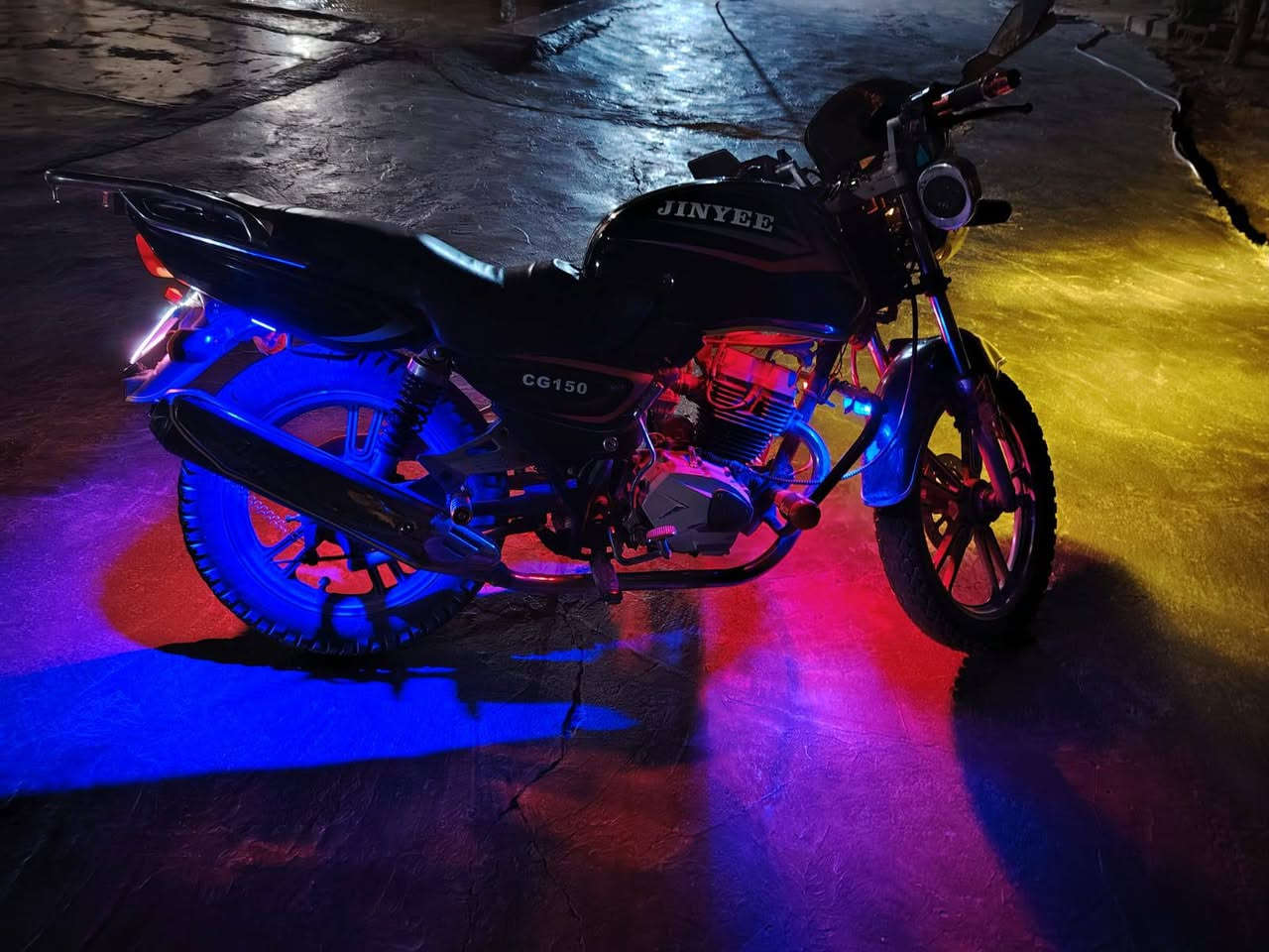 السلام عليكم
دراجه جني باندا 150
دراجه متعوب عليها كلش يعني مال جناي مكفوله من كلشي نضافه فول جمالية فول 
مكان ديالى بعقوبة 
السعر 500
الرقم ***********
