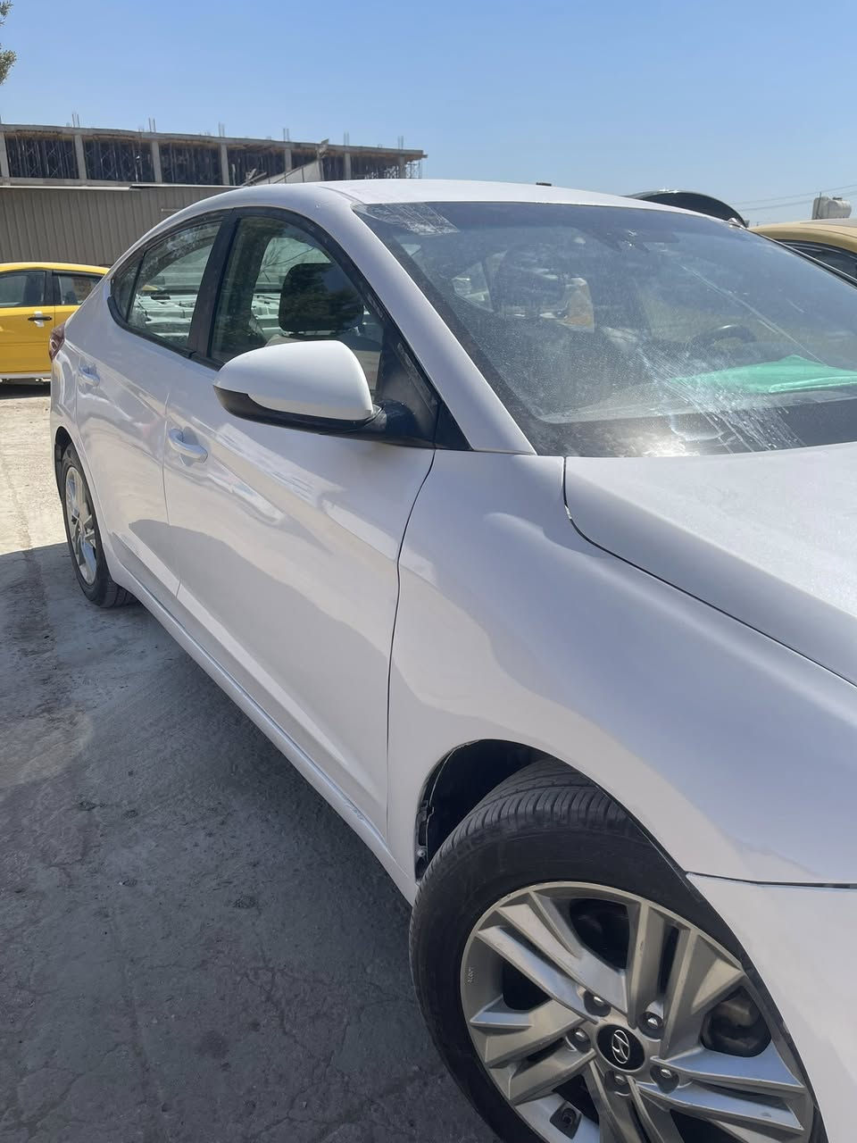 السلام عليكم 
للبيع النترا 2020 وارد امريكي لغود شواصي حوض كير ومحرك مكفولات 
كير AT 
موصفات
زنون منضومة كامله
تحديد مسار 
تحكم سرعه
شاشه عطل
تحكم استرين جهتن 
رادار امامي وجانبي وخلفي
مانع انصدام 
مانع انزلاق
كامره خلفيه 
السياره مصبوغه عام للجماليه حادثه صفحه السايق السعر 105 وبيه مجال حك الجيه 
العنوان بغداد
الرقم ***********
