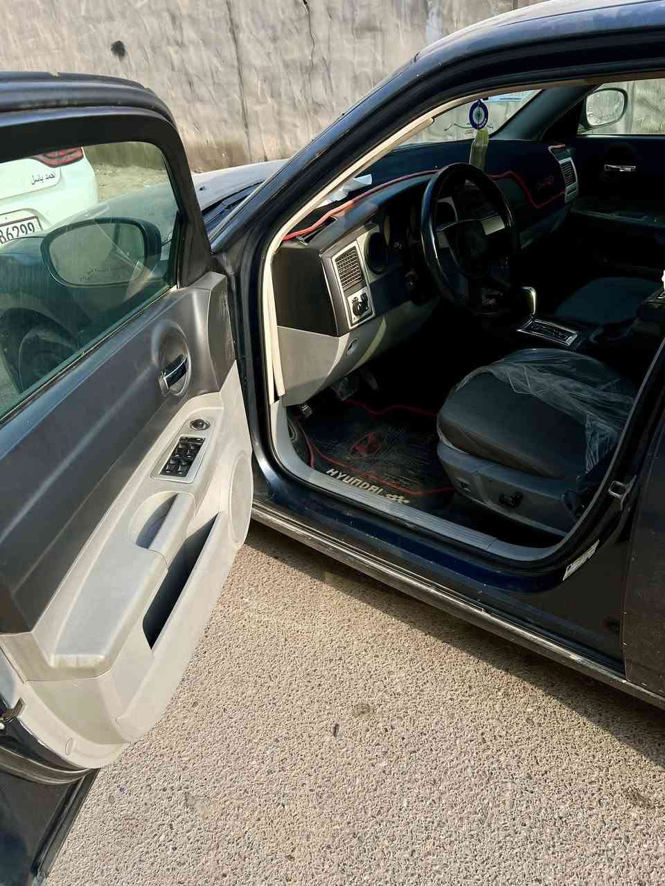 سلام عليكم سياره جارجر موديل 10 دواخل كارتون كصه جنطه متومه فقط ارقام شمالي مكينه 3 ونص مرغوبه سياره كلش حلوه ترايها 
لايت زنون ويل كب عنكبوتي السياره مكفوله  سرقه وعشائر 
حداده شاشه تاب المراوس حسب قناعه وبيع ب 42 وبيها مجال قليل كلش ‏‪***********
‬‏ مكاني بصره***********
