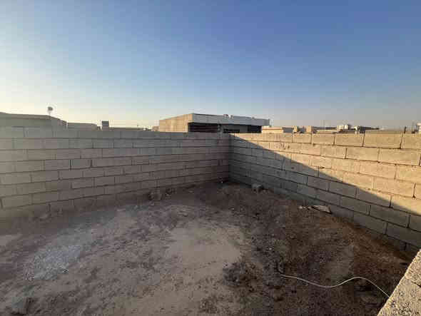 اعلان من #النيزك_للعقار لبيع وشراء الاراضي و الدور الزراعية والسكنية والمقاولات العامة 
--------------------------------------------
هيكل طابقين مع قطعة ارض للبيع بموقع ممتاز 
موقع الهيكل- صلاح الدين - قضاء بلد - حي الامام    

يتكون الطابق الارضي:

- 2 غرف 
- مطبخ 
- صالة كبيرة
- صحيات  
-كليدور
-حديقة 
-منور 
يتكون الطابق الثاني من :
-ثلاث غرف 
-صالة 
-بيتونة  

مساحة الهيكل : 200م 
مساحة القطعة 300م

📄 نوع العقار:طابو صرف

--------------------------------------------
للاستفسار والتواصل : *********** - ***********

او زيارة مكتبنا الكائن في - صلاح الدين - بلد - شارع الامير - مقابل عيادة الدكتور قاسم حاتم
