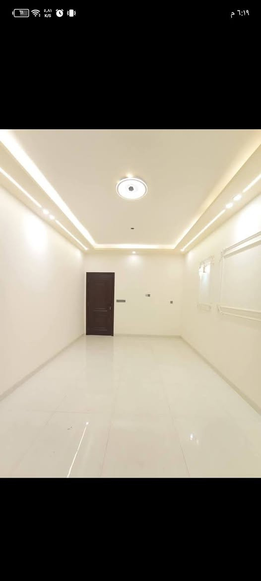 دار للبيع حله نادر الاولى حي الزيتون يحتوي على ثلاث غرف نوم واصاله والكلدور وكراج سياره الاستفسار على هاذه الرقم ***********
