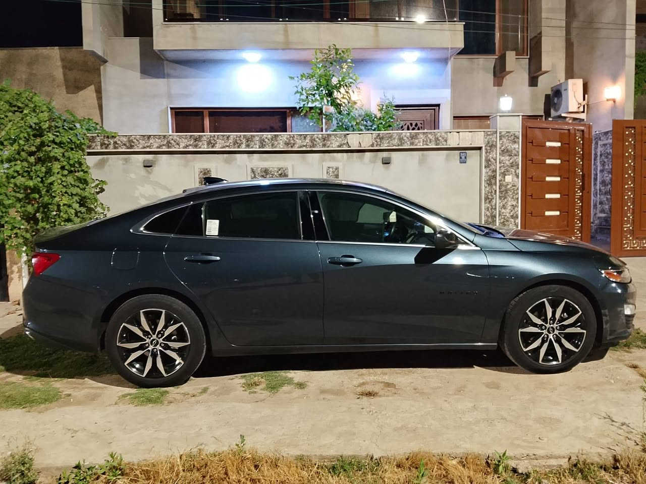 ماليبو 2020 مواصفات RS ماشيه 125 كيلو كير محرك تبريد كهربائيات وضع شركه بجم كبس ضرر خلفي جاملغ خلفي صبغ وقبغ صندوق مبدل اصلي نفس اللون وباب تعديل بارد بالعراق
هزه سنوية رقم جديد 
مكان السياره موصل 
سعر 110
***********
ماليبو 2020 مواصفات RS ماشيه 125 كيلو كير محرك تبريد كهربائيات وضع شركه بجم كبس ضرر خلفي جاملغ خلفي صبغ وقبغ صندوق مبدل اصلي نفس اللون وباب تعديل بارد بالعراق
