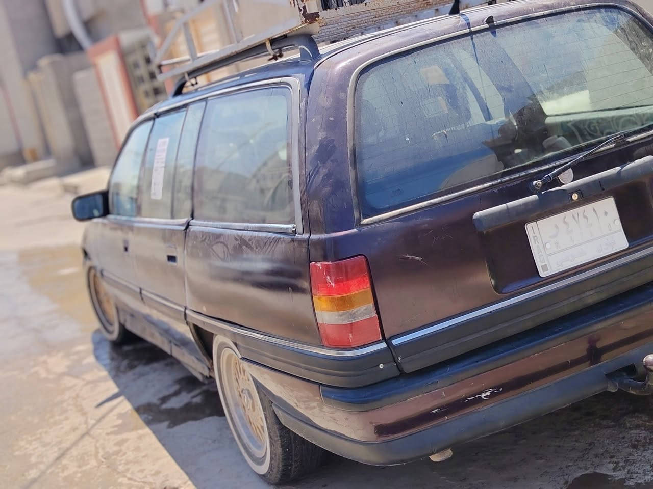 السلام عليكم 
للبيع 
اوبل اوميكا موديل 93حجم 62
السعر 18
رقم الموبايل 
***********
