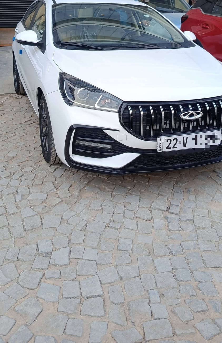 السلام عليكم
شيري اريزو 5
 موديل2025
ماشيه 2000 كيلو يعني زيرو 
ضمان 5 سنوان استبدال گير ومكينة 
دفتر ضمان وياها 
حساس خلفي واتو هولد ومود ادرايڨ 
كروز سرعة تحكملت جهتين 
تبريد قطعتين السيارة زيرو مكان بغداد دورة 
السعر 103
***********
