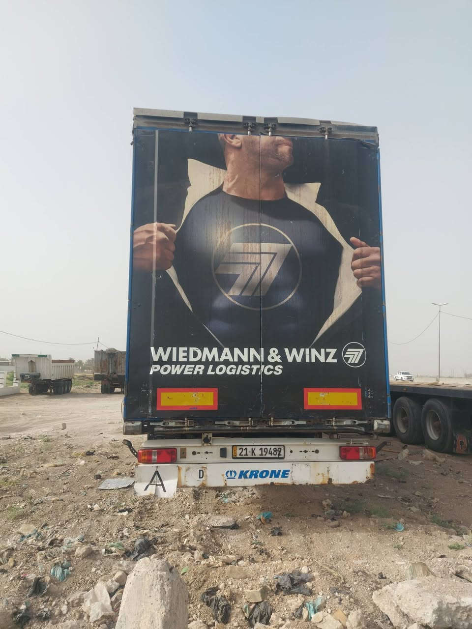 سلام عليكم عربانة كرونة البيع رتفاع ٣امتار موديل ١٤ مجموعة بيبي دسك خارجي تخم تاير جديد بدون منفيس مكان العربانة بغداد سعر ٩٠ورقة ***********
