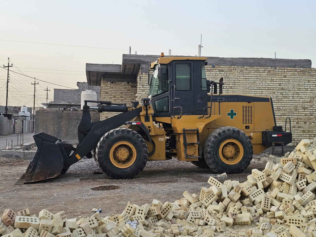 السلام عليكم شفل للبيع ZLحجم 40موديل ٢٠١٣ رقم بغداد مشروع وطني سنويه لل ٢٨تحويل مباشر تخم تاير محرك لاصرف ولابخار كير جديد تبريد ثلج تدفئه شركه بريك جديد مكينه جاهزه من كل النواحي كبل للشغل السعر (٢٦٥)وبيه مجال للستفسار (***********)

