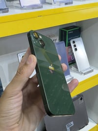 ايفون 13 • ١٢٨ • بطارية ٨٢