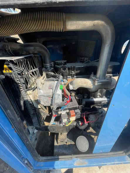 مولد 4 سلندر 15 kva  نسبت الكاتم 90% السعر 32 وبيه مجال الاتصال على الرقم ***********
