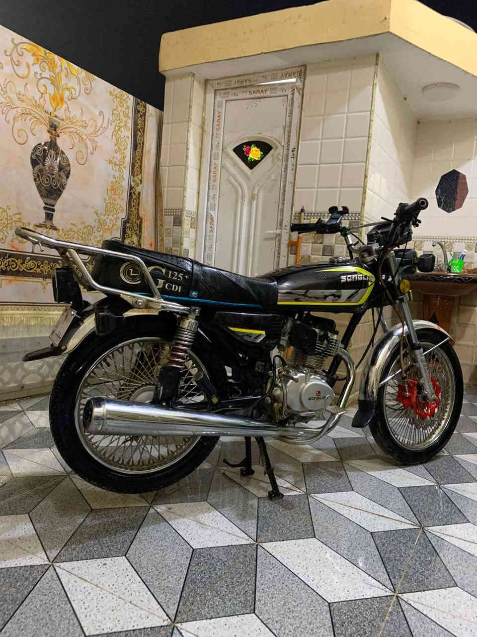 السلام عليكم  دراجة تايغر سولنك 2024 محرك مكفول اوراق تلاثه مع وحدة كرتونيه بس نقص الشاشه نكسرت وبدلته بعداد دراجة خير من الله مال بيت سعره 600وبيه مجال للشراي استفسار اتصل ***********
