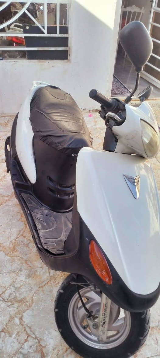 سيام بوليس للبيع
نكر سلف هورن شغال اشاير شغلات 
محرك فول سعر 250 وبيها مجال
***********
