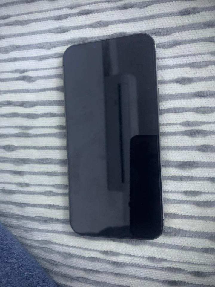 السلام عليكم للبيع 13bro max مكاني حي اور 580  رقمي ***********.
