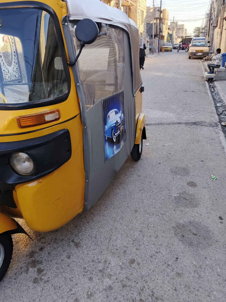 سلام عليكم تكتك  عشرين شهر 8 كفاله دوس ما معمرا بلادي نفس ما واضح بالصور  لا ضربه ولا صبغ ولا معجون اكسن شغال رقم بغداد نكليزي سعر 7250 وبيه مجال مكان بغراد حي نصر رقم ***********
