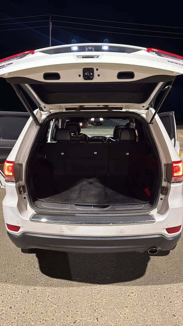 Jeep 2017 limited 4x4
وراد كندي 
الممشى واضح بالصوره 136الف كيلو حقيقي  
السيارة كلين تايتل بيها بارد شبر جهة عكس السايق يمي انطخت
ما عليها اي تفاصيل السيارة نظيفة جداً 
سويجين وغراض الشركة
تبديل دهن هارلم فقط وموجودة الوصولات
رقم الشاصي مرفق معا الصور
سعر 245 وبيهه مجال 
السياره جبتهه بموديلهه 
كير محرك كفاله ..
مكان السياره تكريت /العلم
***********
***********
