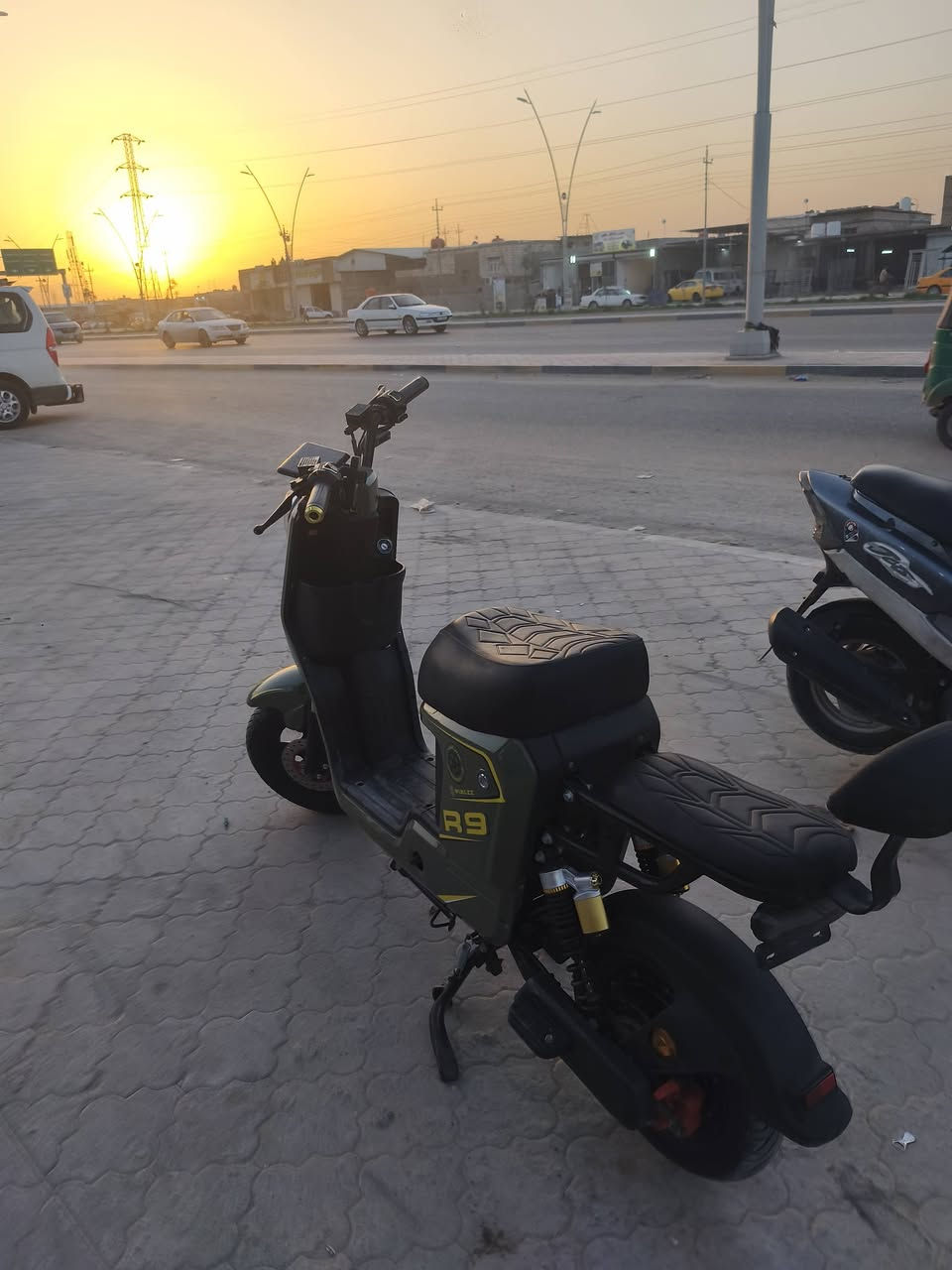 السلام عليكم R9 موديل 25 دراجه كلش جديده بطاريات ليثيوم السعر 450 رقم ***********
