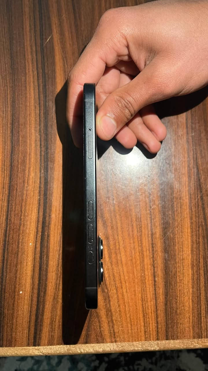 السلام عليكم
عيني ايفون 16 عادي 
ذاكره 128 
بطاريه 94
نضافه شوفت عينك 
السعر 850 
الرقم ***********
