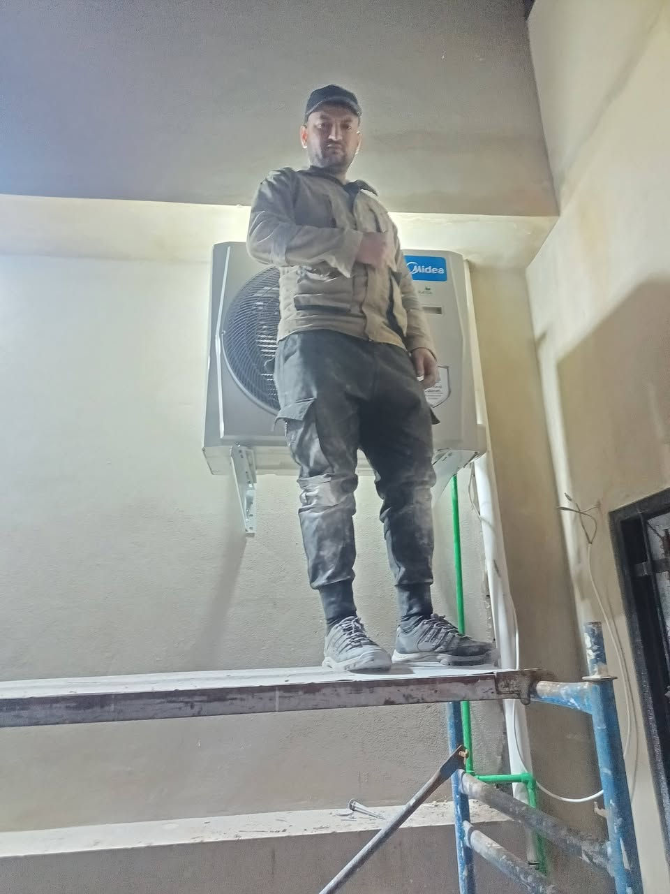 بتاريخ 21/1/2026/تم تركيب جهاز ميديا كاسيت 3طن انڤيرتر تحكم العمل في الموصل ناحية  القيارة مع تحيات كادر ورشة البشير لتدفئة والتبريد ***********
