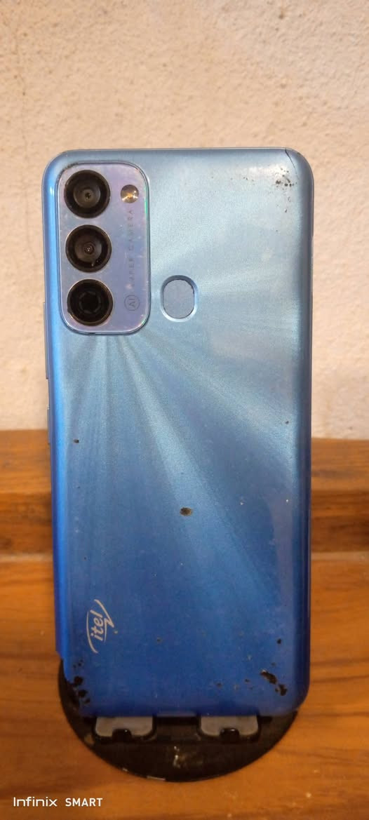 جهاز ايتل الفجن ثري  الجهاز نضيف ماعدا شخطان الضهر  الذاكرة 64والعشواءية 3+3بسعر 90وبي مجال بسيط


**إذا كنت صاحب هذا الإعلان وتريد حذفه لأي سبب، رجاءا أرسل رسالة إلى الدعم الفني**