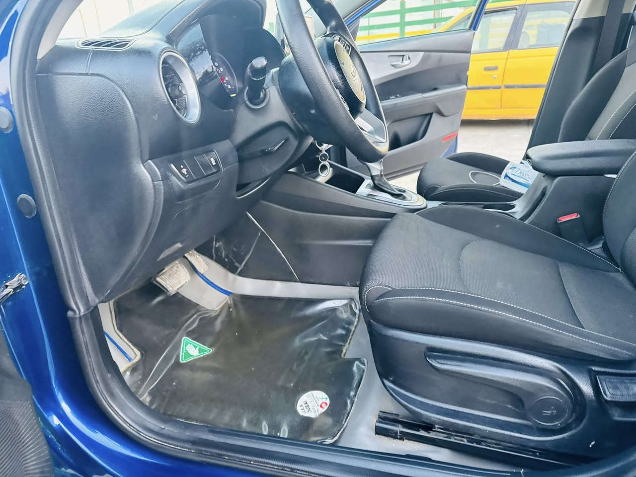 السلام عليكم
كيا فورتي 2023 معوقين بعد سنتين تنفك معوقها يمي وكالة عامة يسويلك محرك 2000 دوش
  سيارة (معتني بيها ) دوشمة ونضافة الى اخره حبة وكاملة من كلشي من صدر من تخم تاير بيها 3 قطع صبغ وصور الحادث اخر شي
السعر 128 وبيها مجال قليل 
مكاني واسط الصويرة
***********
